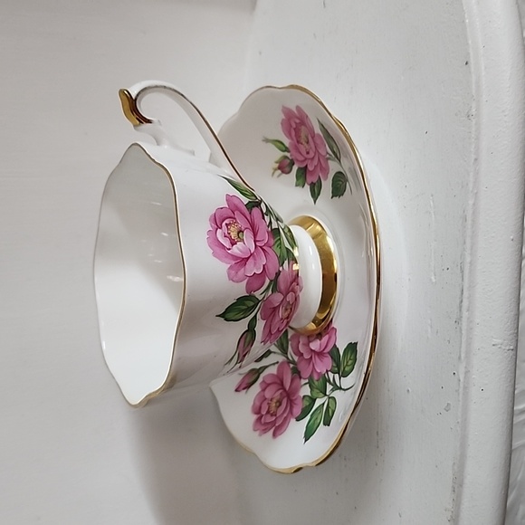English Fine Bone China Vintage Teacup & Saucer WideMouth Large Old Garden Rose - Picture 4 of 8